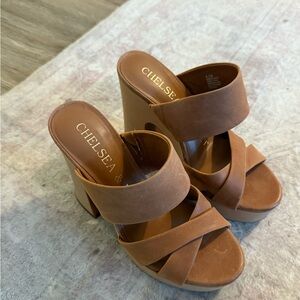 Chelsea & Violet Brown Platform Sandals
